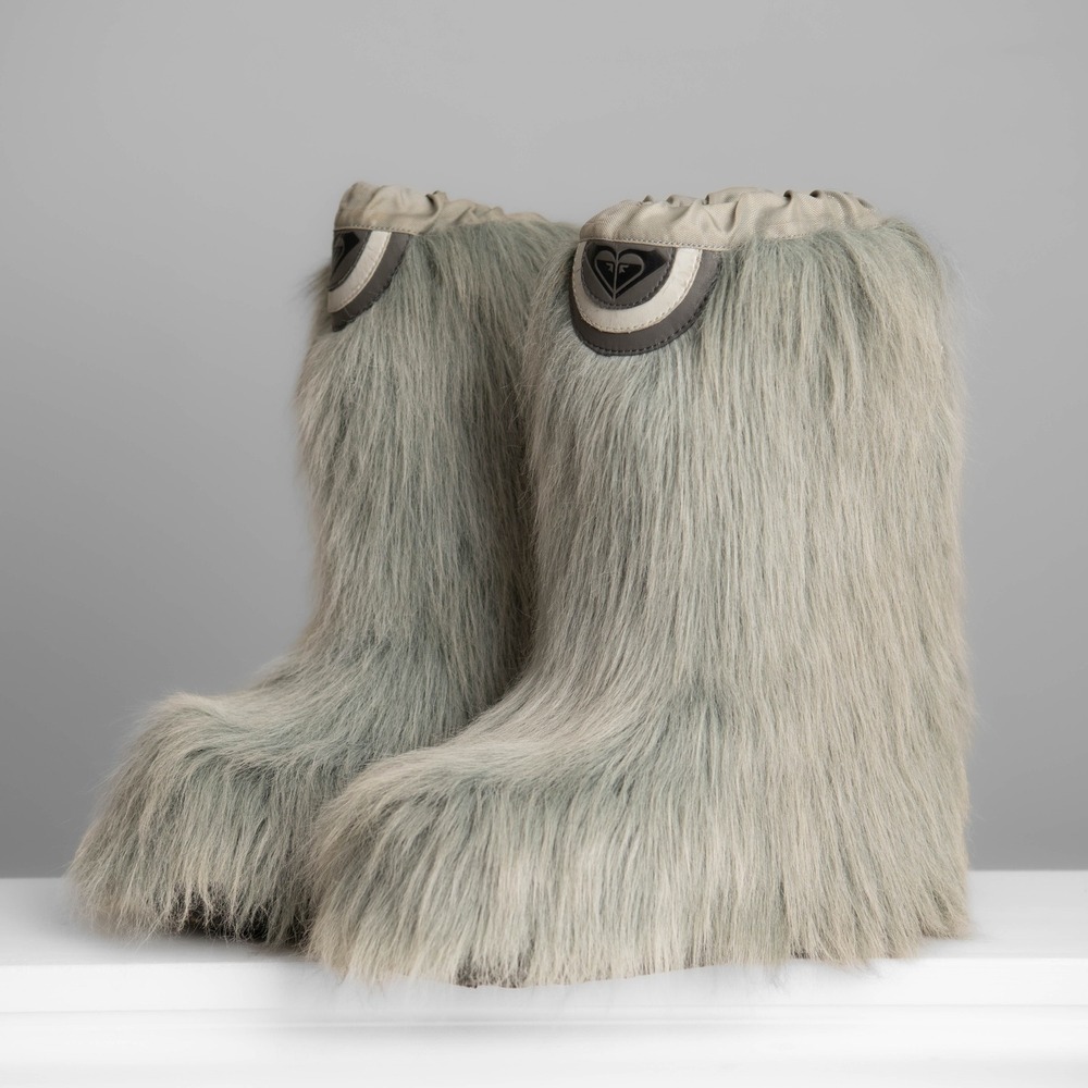 Roxy VTG 90s Y2K Faux Fur Sasquatch Monster Yeti Moon Boots Sz 6 SUPER RARE!